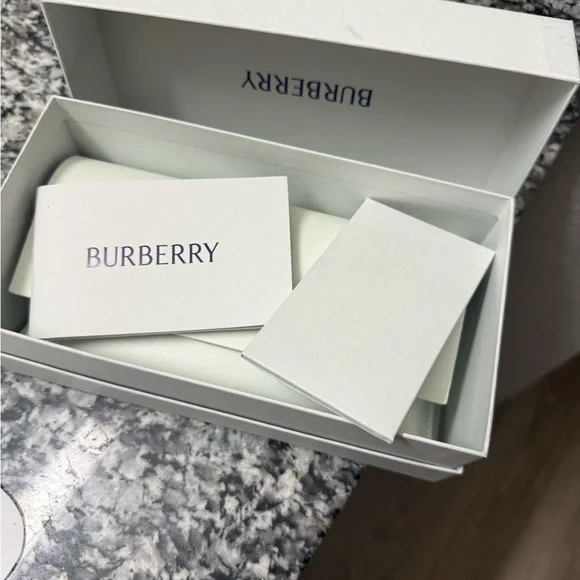 New Burberry Sunglasses with Tortoise Shell Arms - Picture 9 of 12